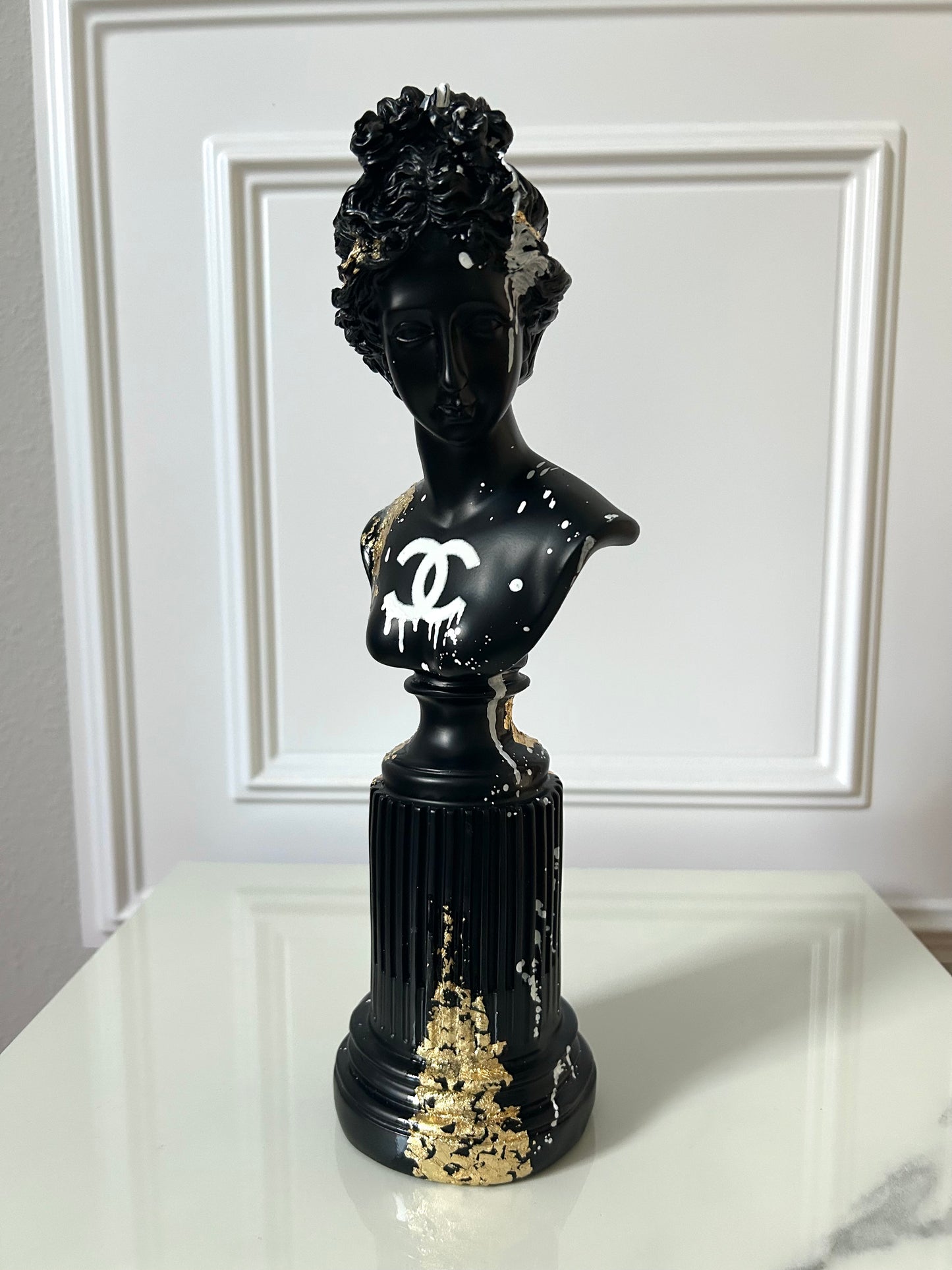 Sculpture "Black Venus"