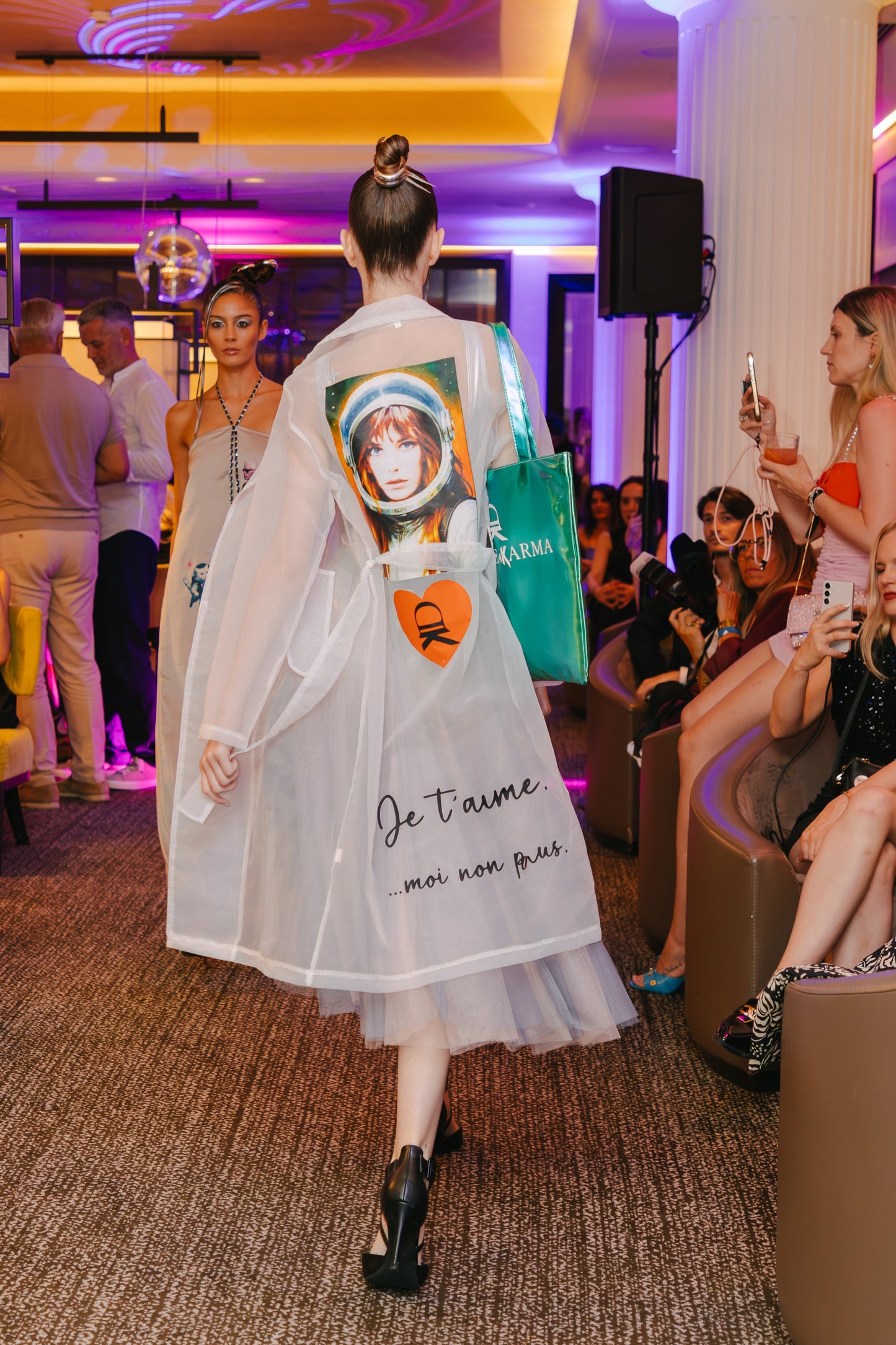 Transparenter Trenchcoat „Je t’aime“(Organza), weiss