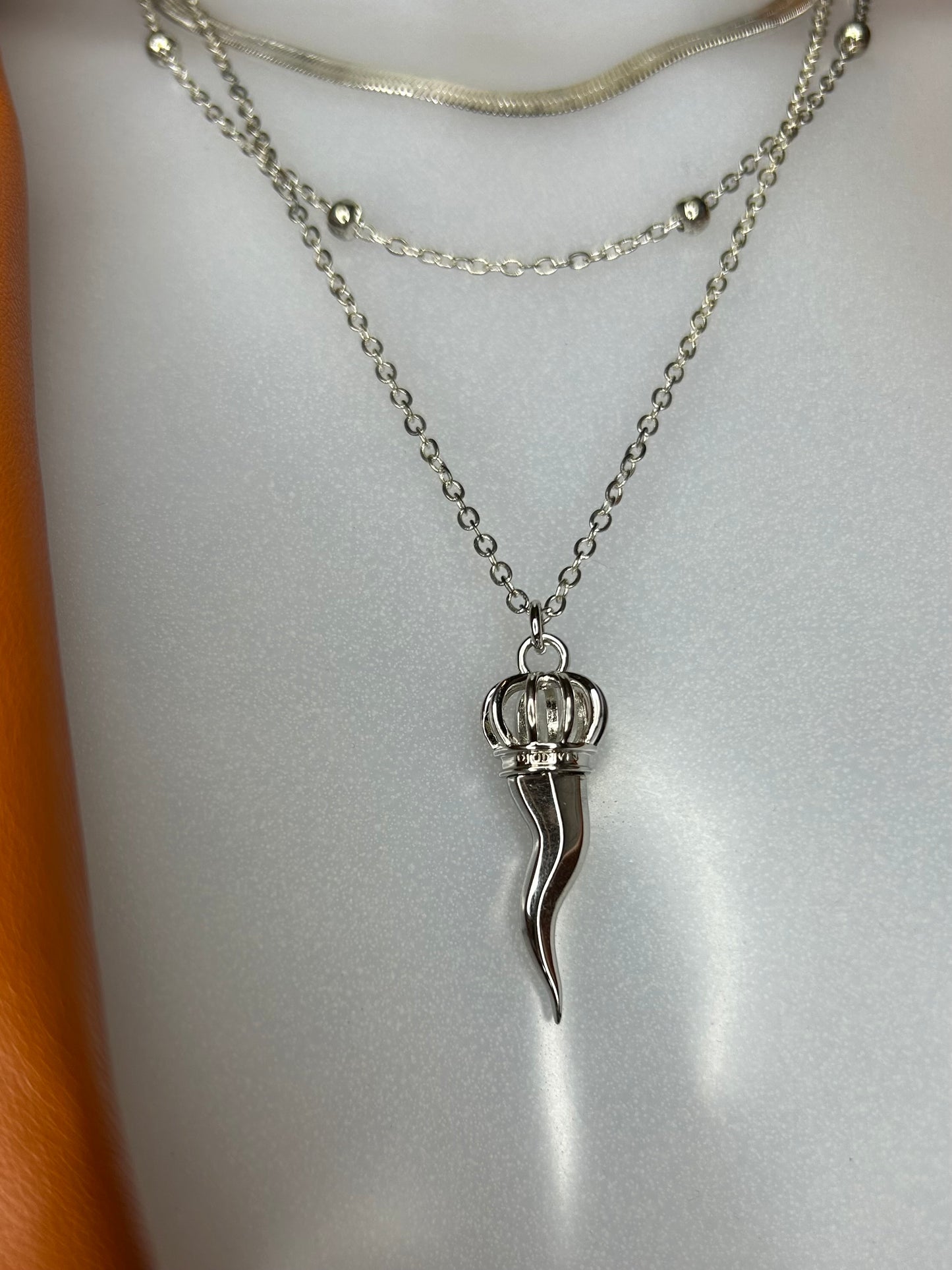 Lucky Charm Halskette „DJODIVIN Horn“, 14KT white gold plated, 3-Layer