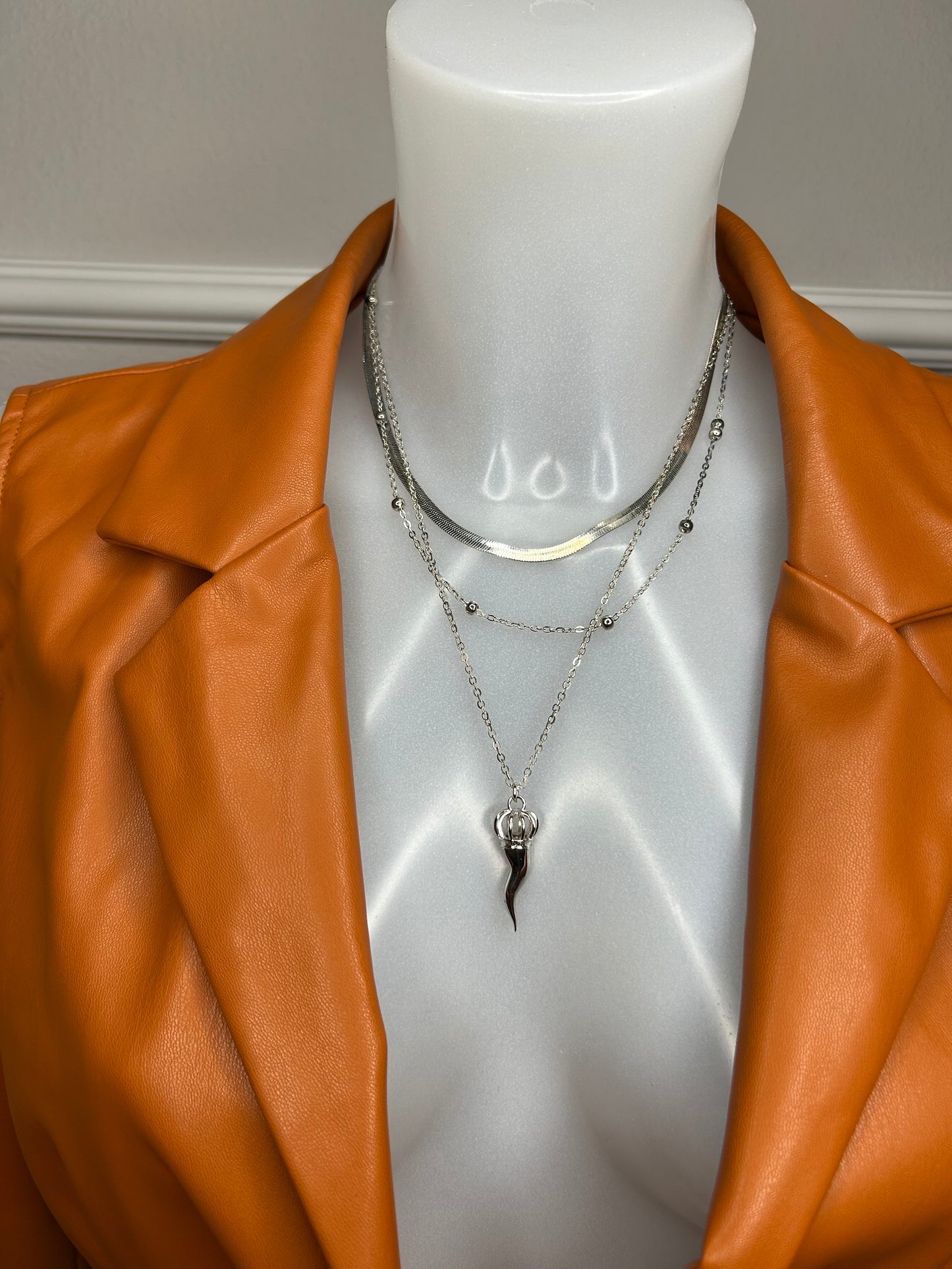 Lucky Charm Halskette „DJODIVIN Horn“, 14KT white gold plated, 3-Layer