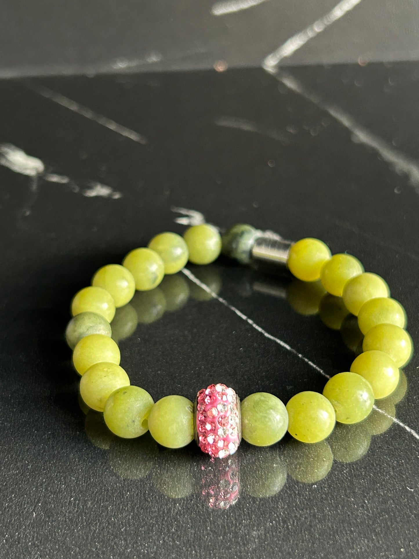 Heilstein-Perlenarmband „Heal“, Farbe grün mit rosa, Größe S