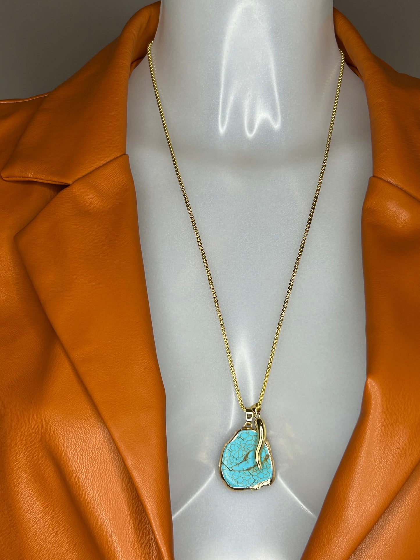 Halskette „Happy Turquoise“, 14KT gold plated mit Türkis-Stein und Glücks-Horn