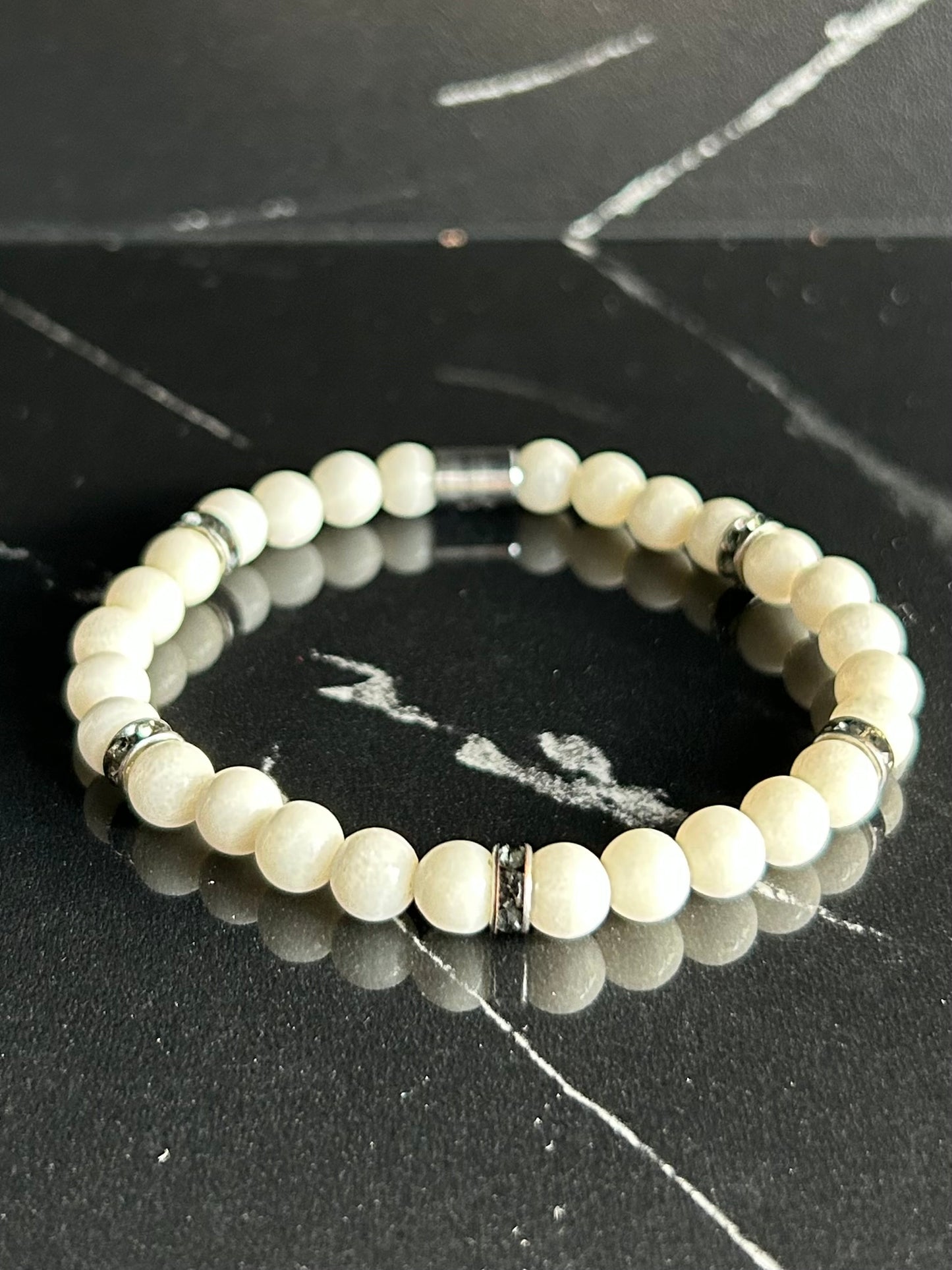 Heilstein-Perlenarmband „Heal“ mit Strass, Farbe weiss, Größe M