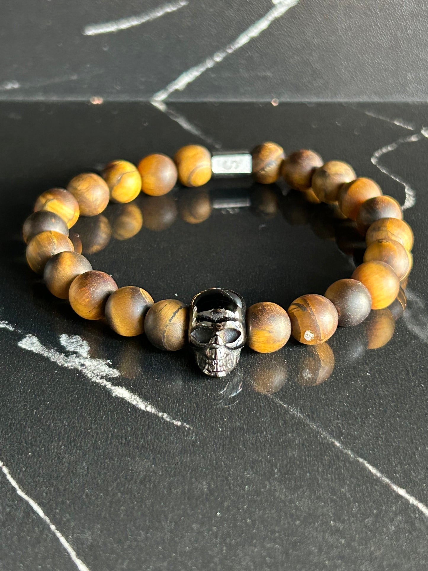 Heilstein-Perlenarmband „Immortal“ mit Totenkopf, Farbe braun/schwarz, Größe L