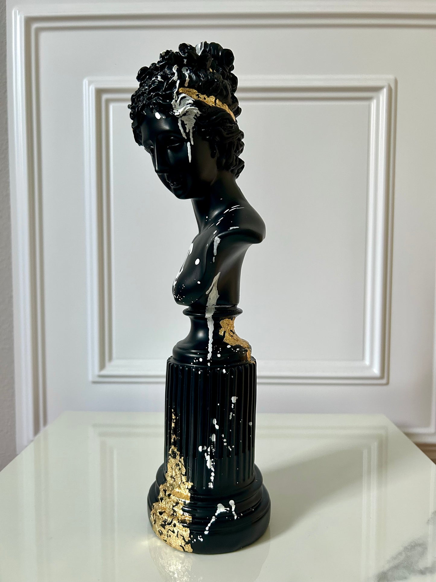 Sculpture "Black Venus"