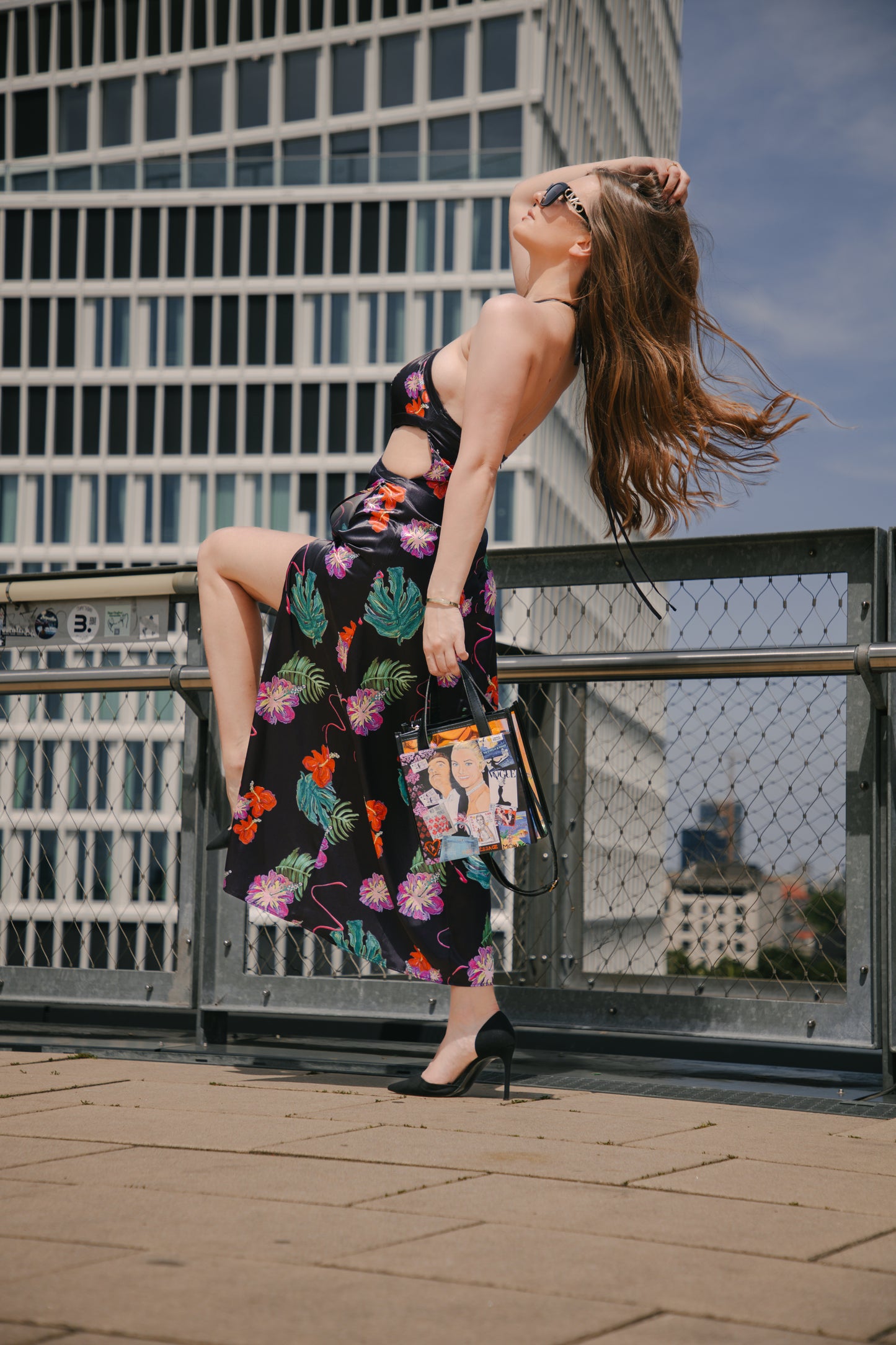 Neckholder-Kleid "Hibiskus", selbstgemaltes Motiv, Größe S/M