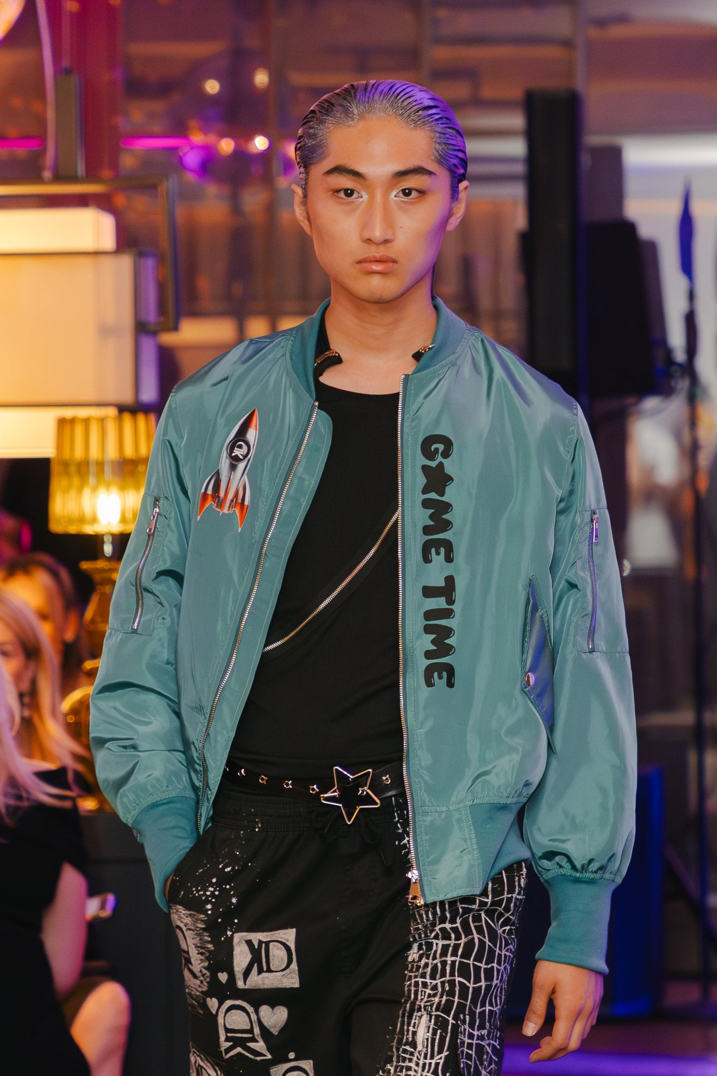 Bomberjacke light “Moon Hero”, smaragdgrün, Größe M