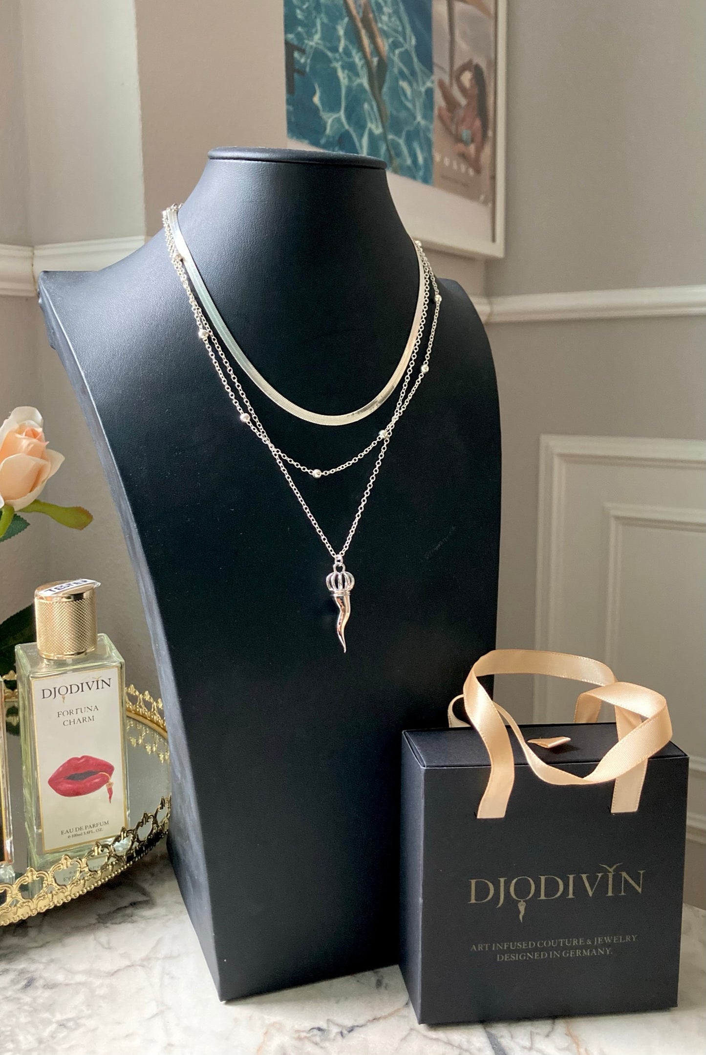 A Lucky Charm 3-layer Necklace, 18KT white-gold/platinum plated with Bullhorn