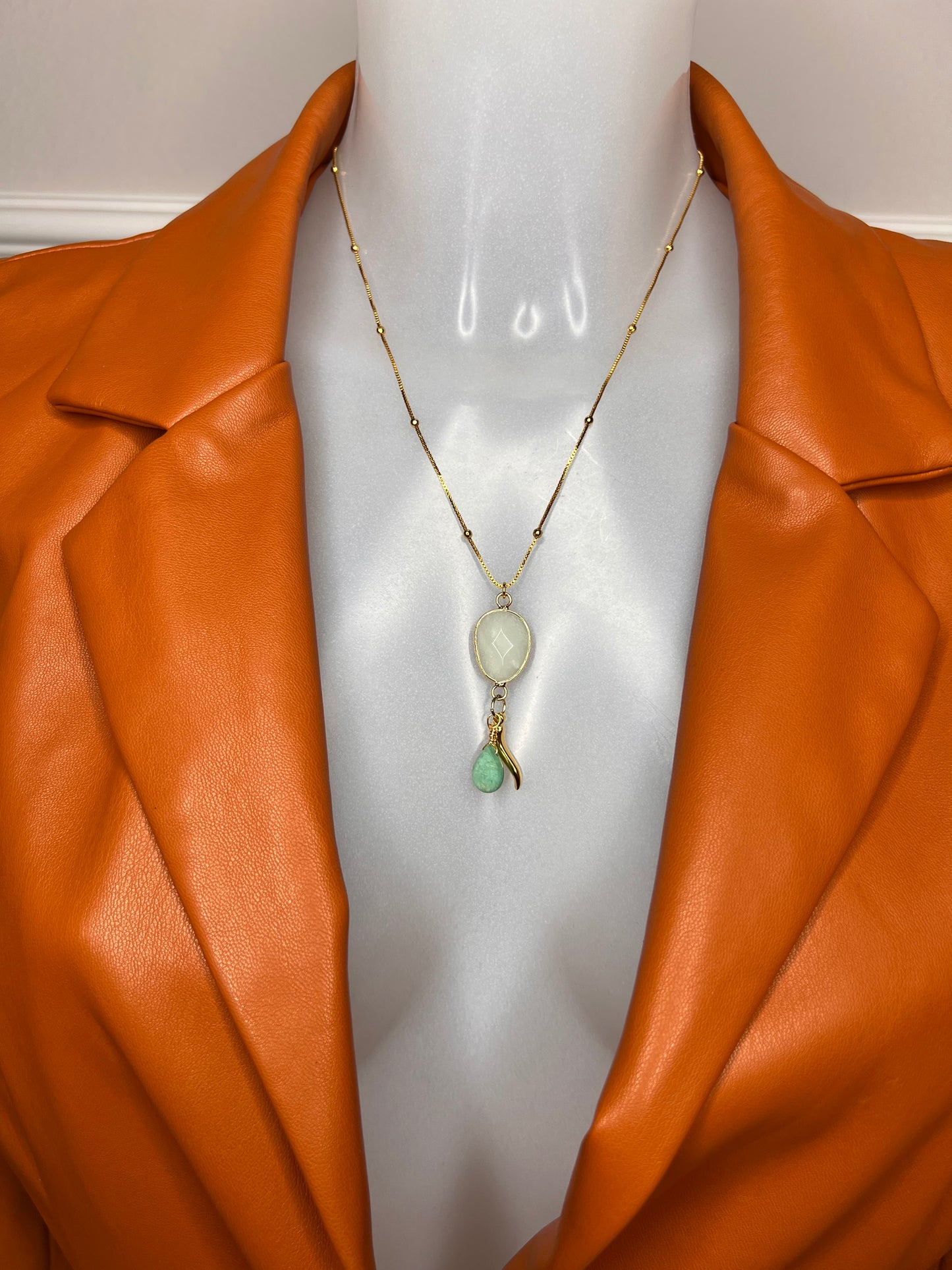 Halskette „Amazonit Balence“, 14KT gold plated mit Heilsteinen und Glücks-Horn