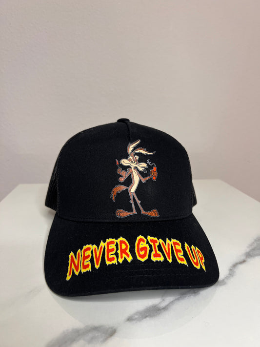 Cap, „Never give up“, kunstveredelt