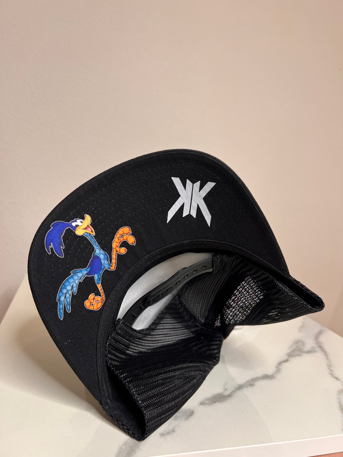 Cap, „Never give up“, kunstveredelt