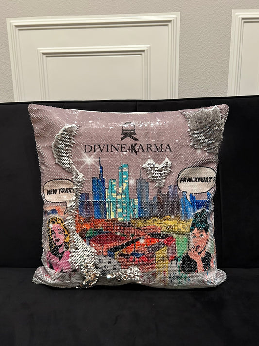 Pailletten-Kissen „Breakfast at Frankfurt's“ mit selbstgemaltem Motiv (nur Bezug), 45x45cm