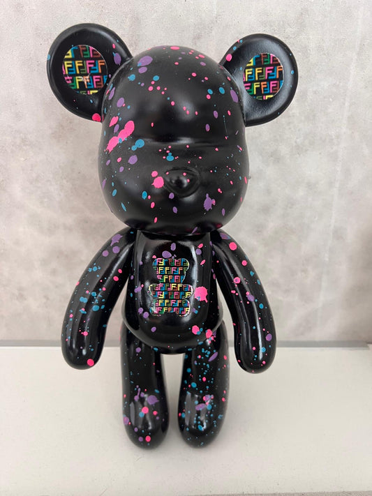 Sculpture "FÄNDI Bear"