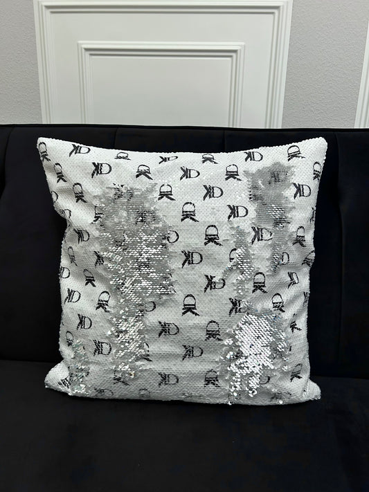 Pailletten-Kissen „Monogram Silver“ mit selbstgemaltem Motiv (nur Bezug), 45x45cm