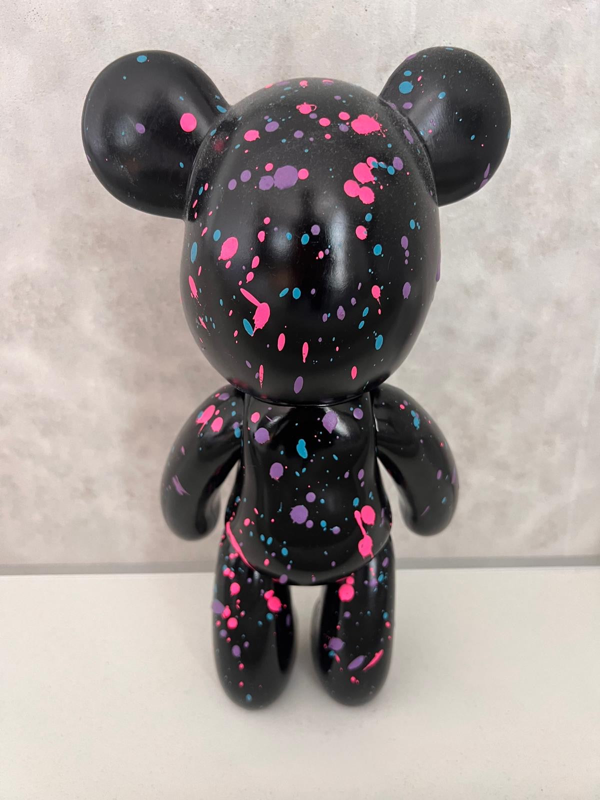 Sculpture "FÄNDI Bear"