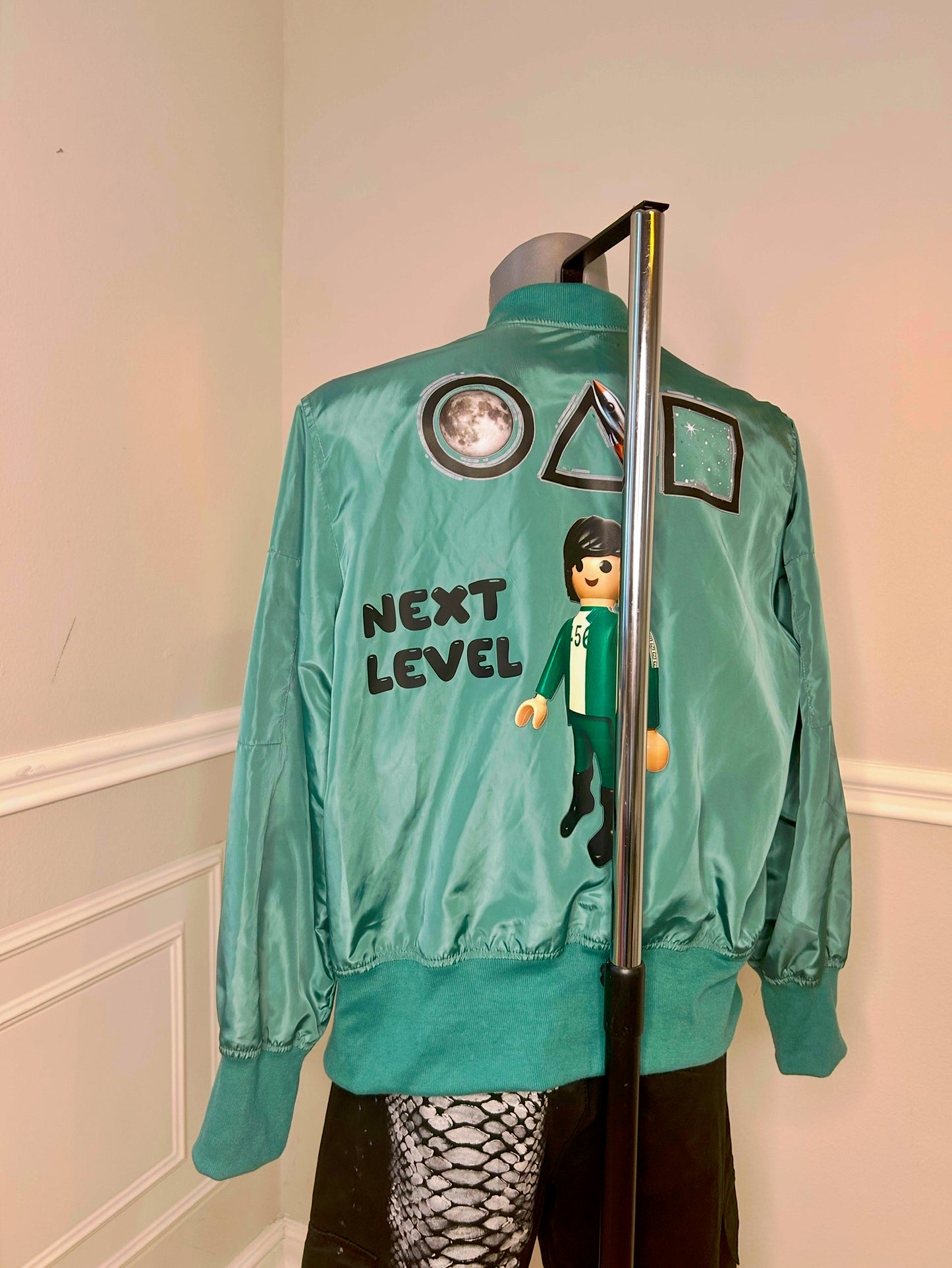 Bomberjacke light “Moon Hero”, smaragdgrün, Größe M