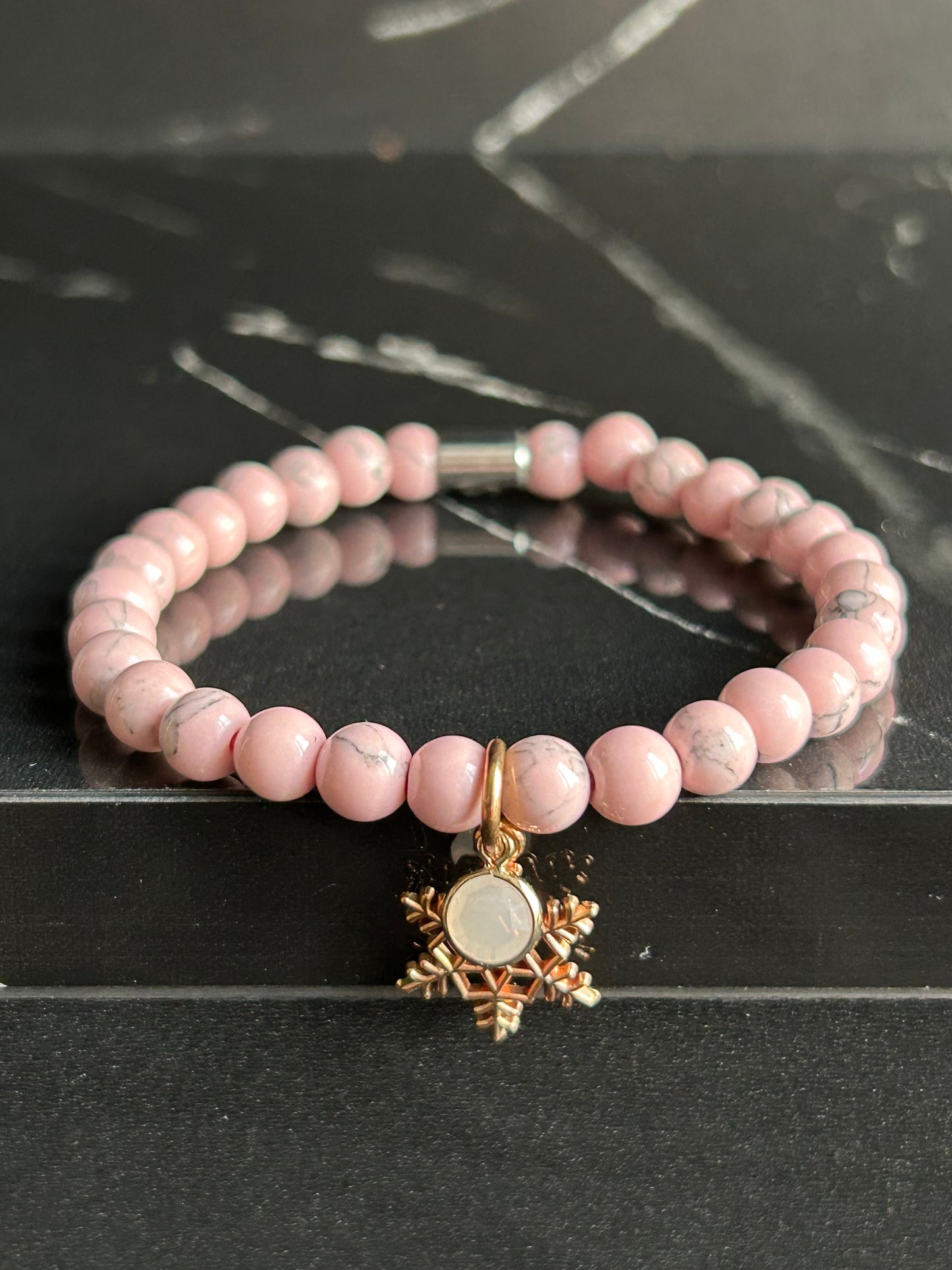 Heilstein-Perlenarmband „Heal“ mit Schneeflocke/Stern, Farbe rosa, Größe M